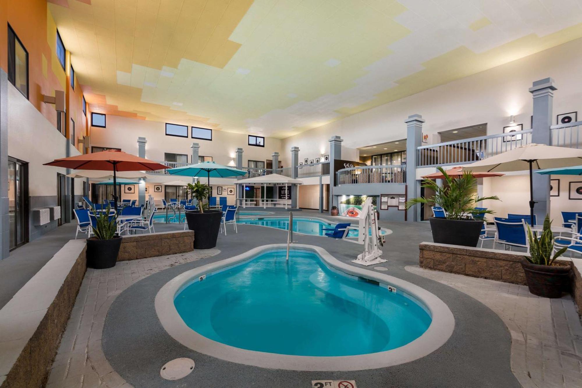 Revel Hotel Minot - Surestay Collection By Best Western Zewnętrze zdjęcie
