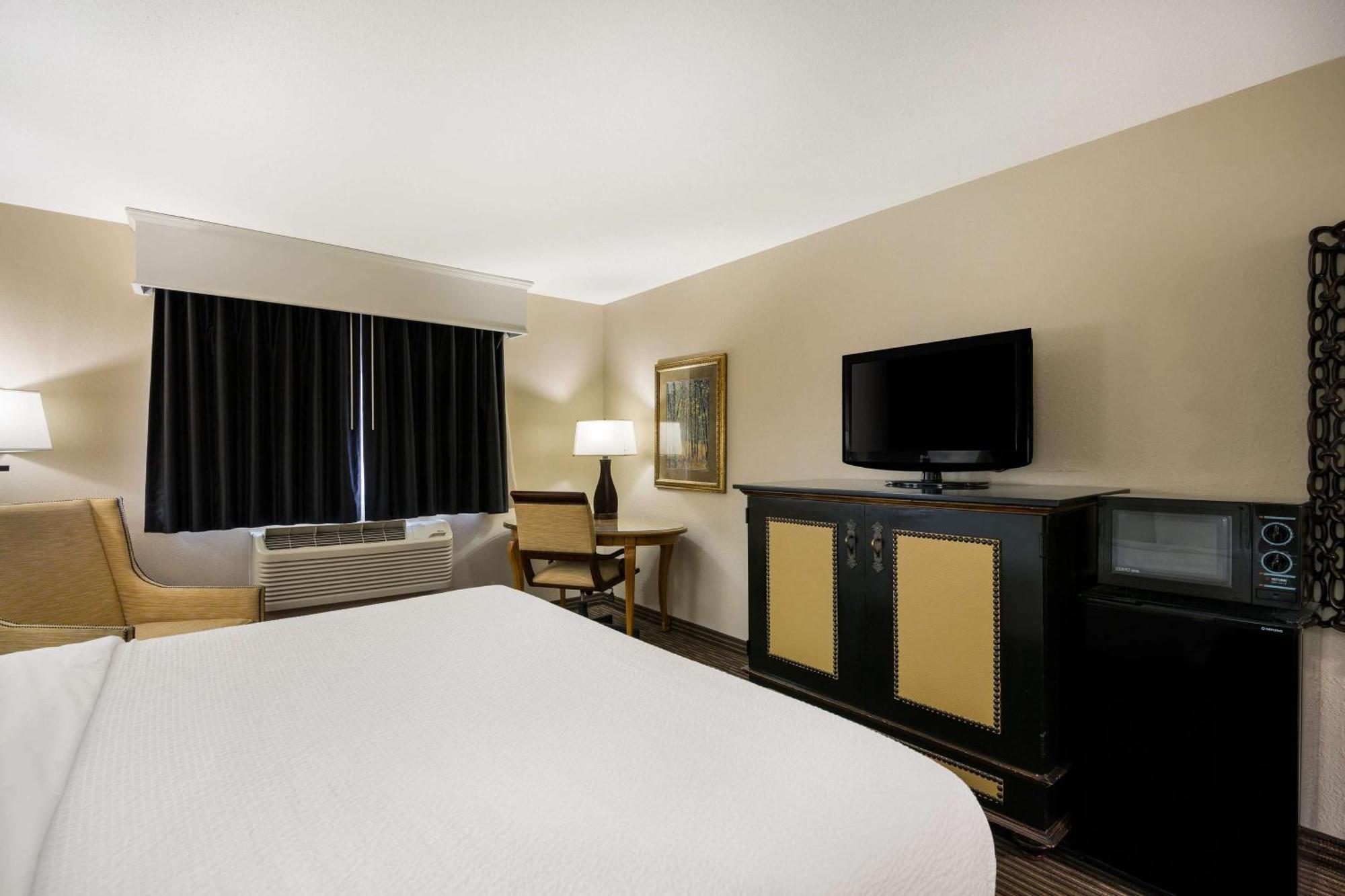 Revel Hotel Minot - Surestay Collection By Best Western Zewnętrze zdjęcie