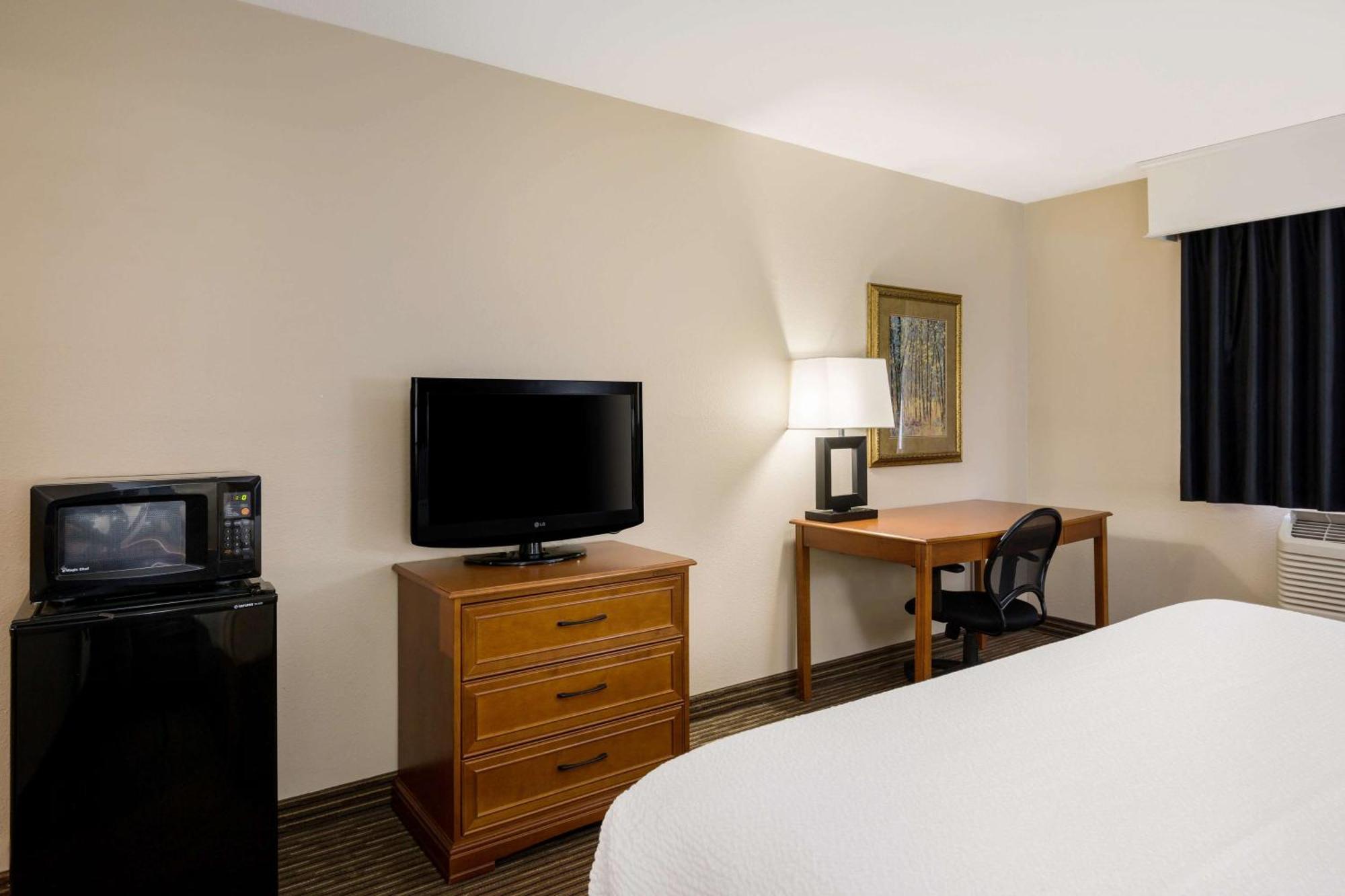 Revel Hotel Minot - Surestay Collection By Best Western Zewnętrze zdjęcie