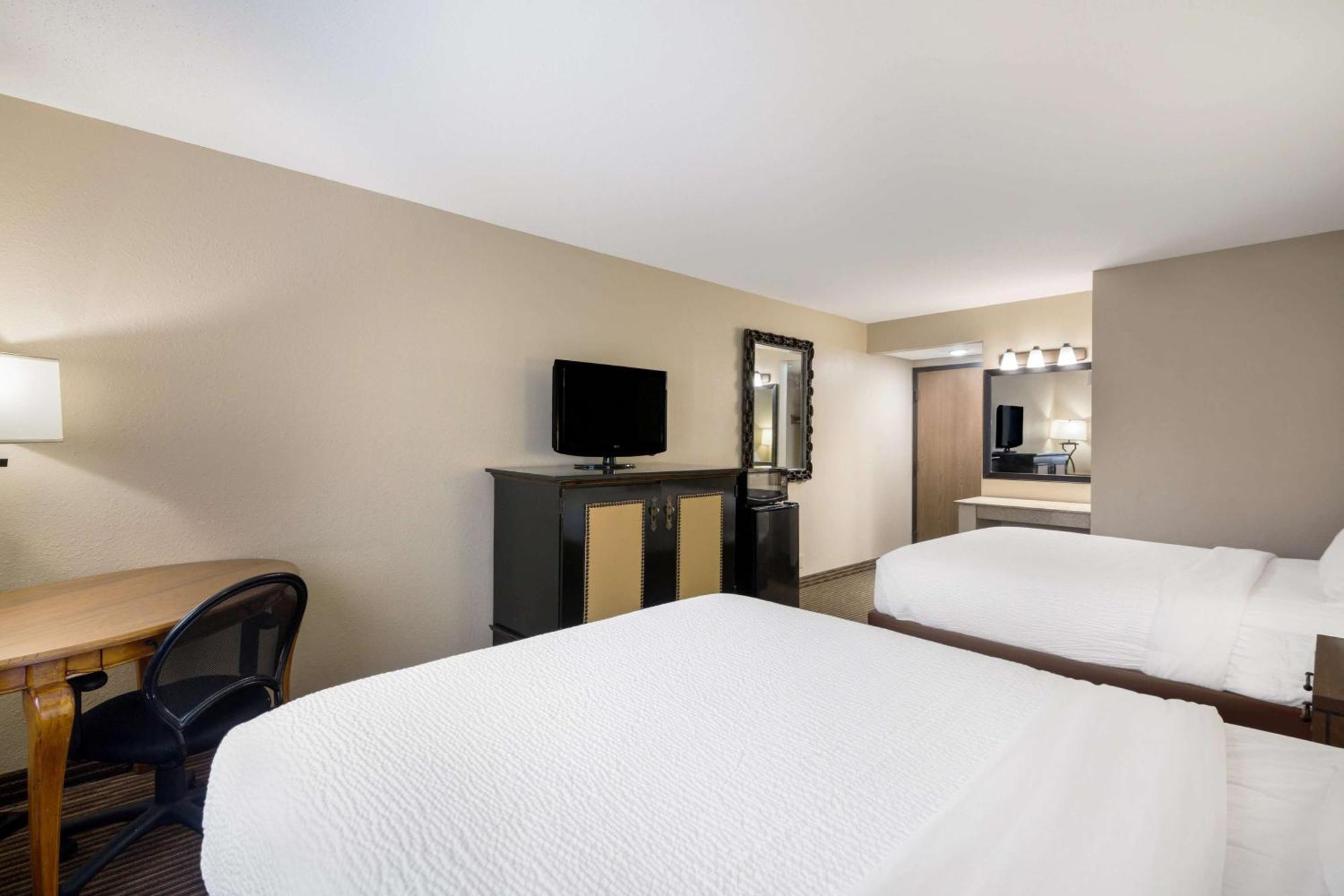Revel Hotel Minot - Surestay Collection By Best Western Zewnętrze zdjęcie