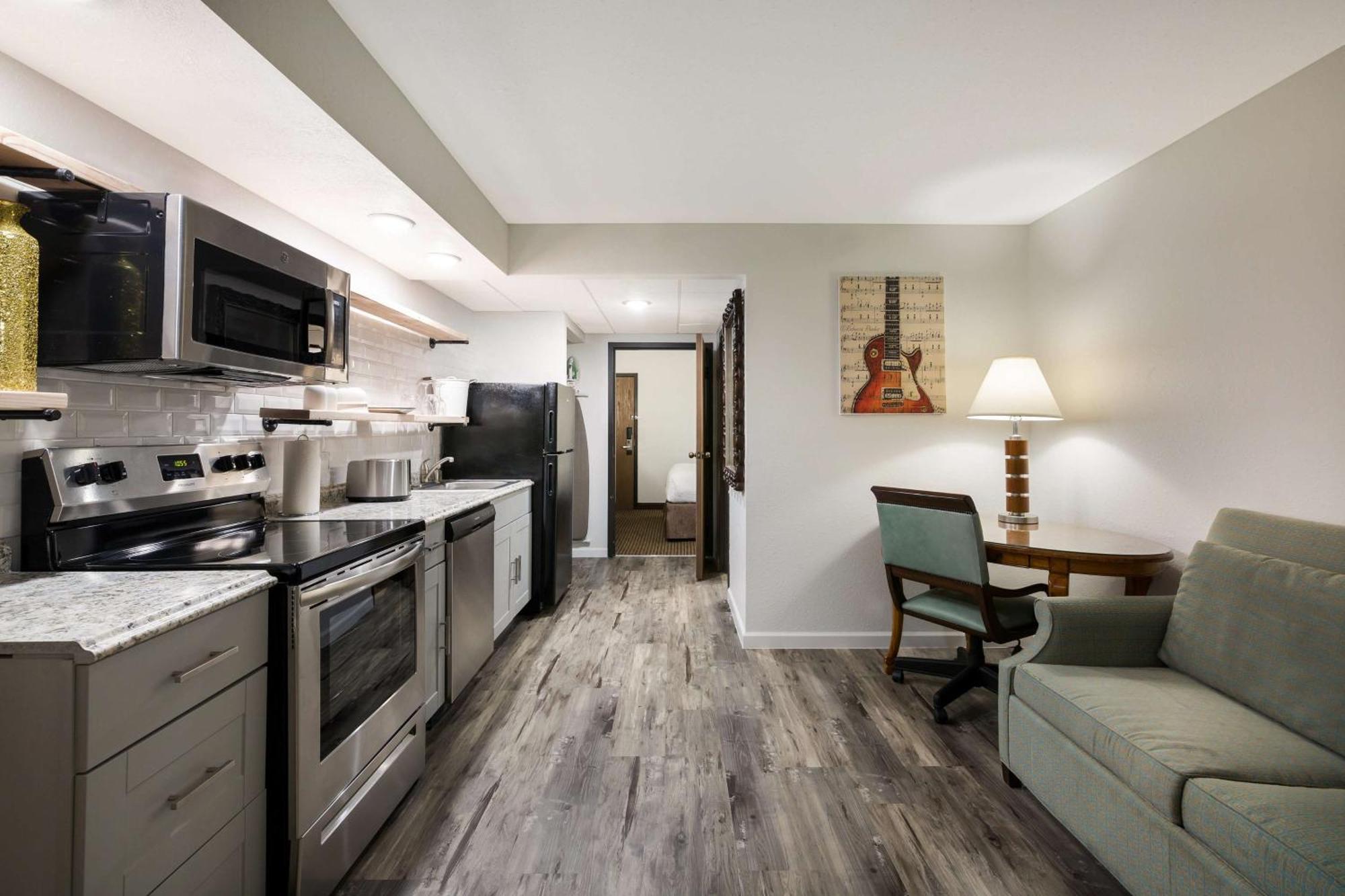Revel Hotel Minot - Surestay Collection By Best Western Zewnętrze zdjęcie
