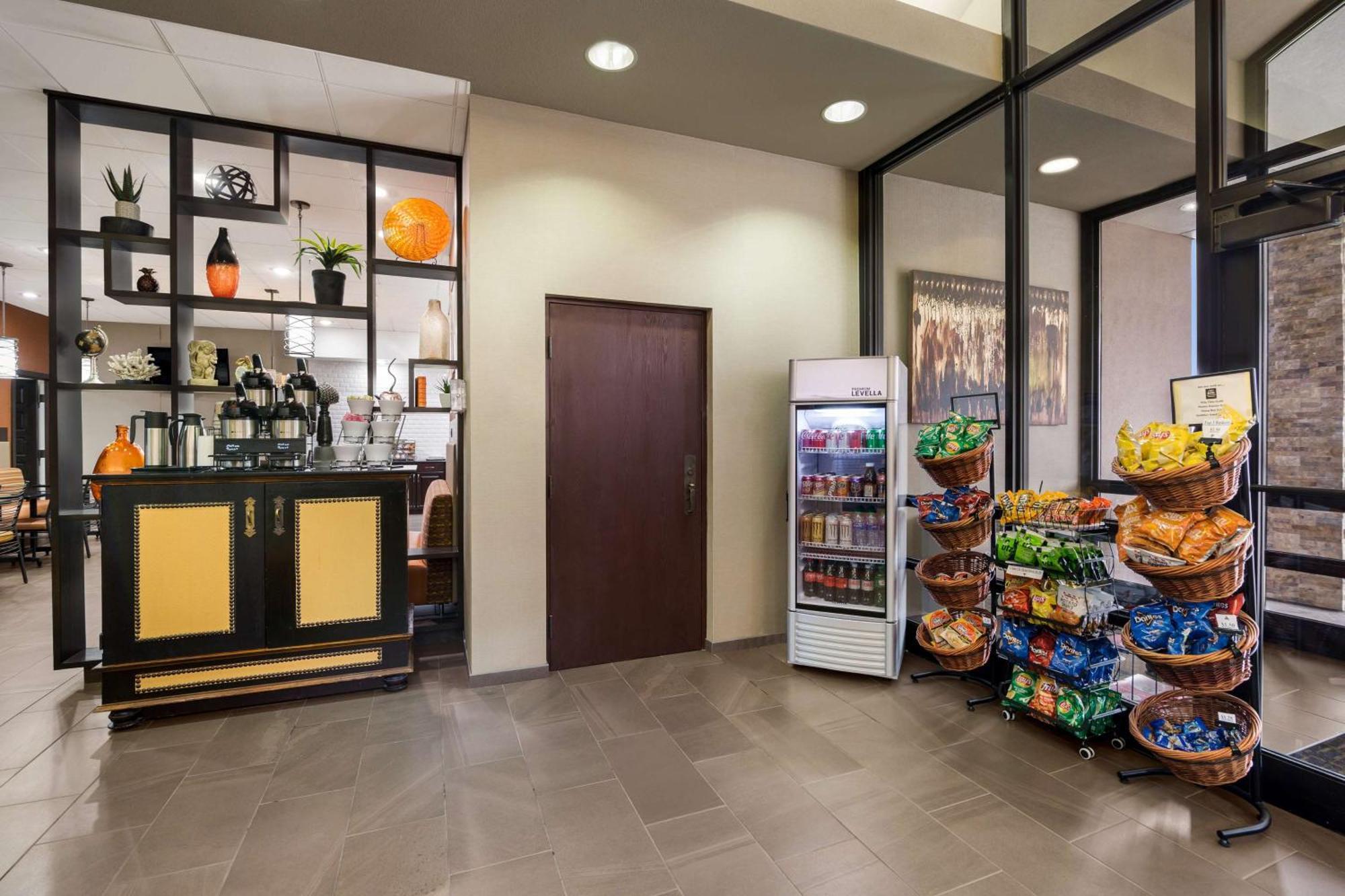 Revel Hotel Minot - Surestay Collection By Best Western Zewnętrze zdjęcie