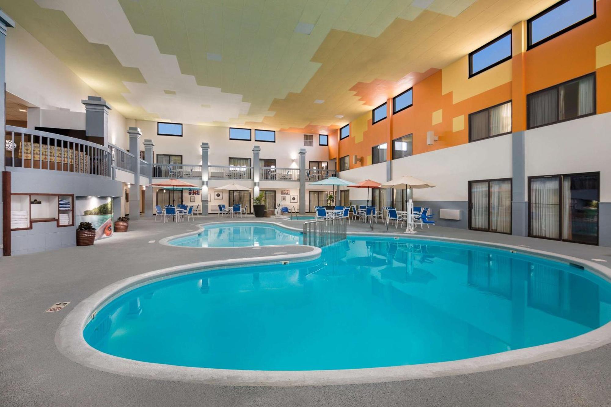 Revel Hotel Minot - Surestay Collection By Best Western Zewnętrze zdjęcie