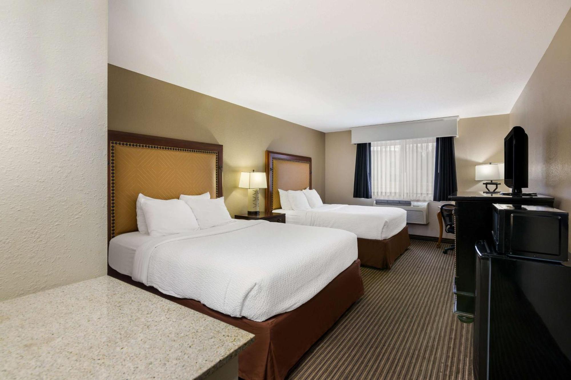 Revel Hotel Minot - Surestay Collection By Best Western Zewnętrze zdjęcie