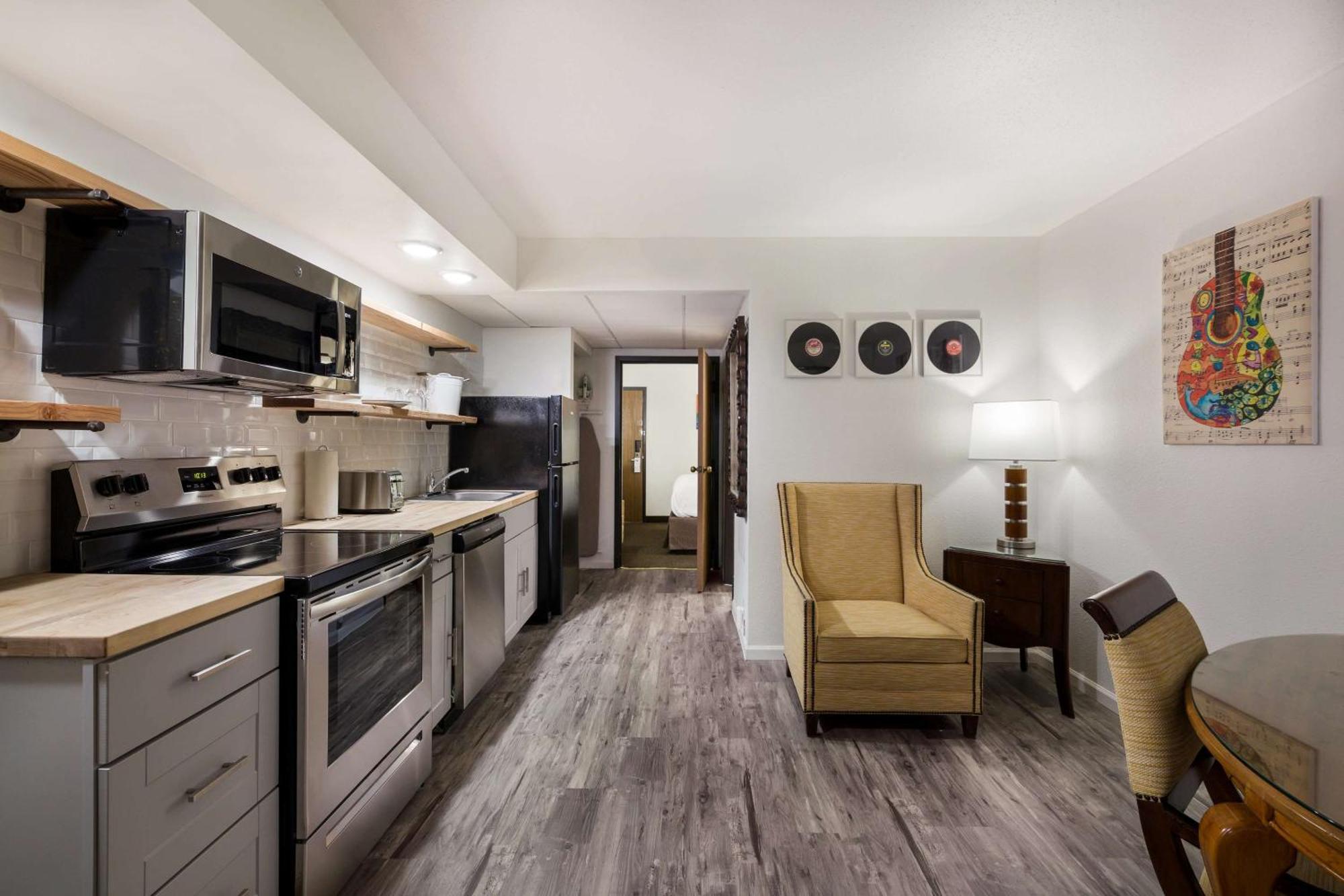Revel Hotel Minot - Surestay Collection By Best Western Zewnętrze zdjęcie